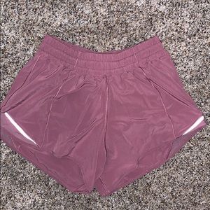 Lulu Lemon size 4 hotty hot shorts